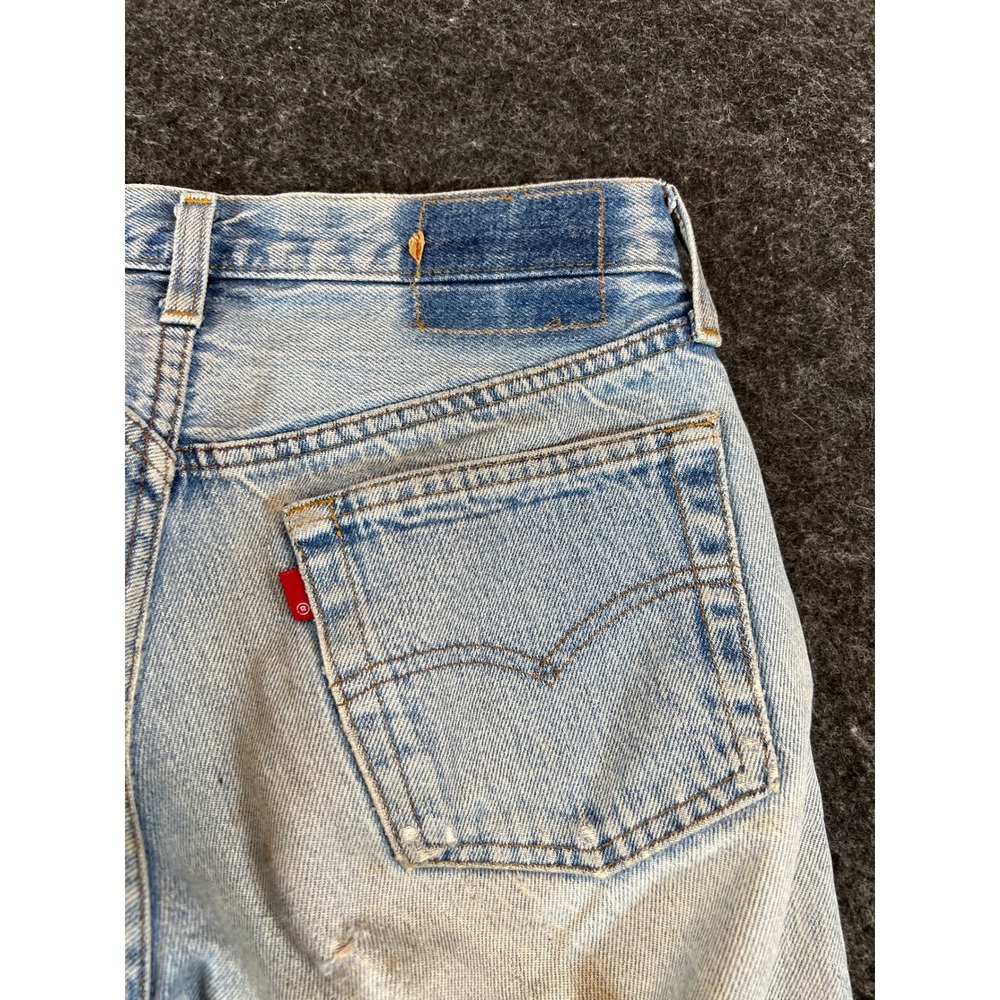 VTG Levis 501 Jeans Mens 28x31 Blue Button Fly Straight Leg Light Wash Denim